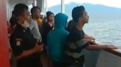 Cestujúci zo strachu vyskakovali z trajektu. Na palube boli ľudia s príznakmi koronavírusu