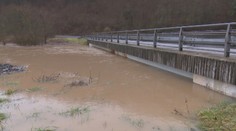 Ipeľ sa vylial z koryta, voda už zaplavila v Muli pivnice