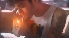 Idoly tínedžerok One Direction fajčia na videu marihuanu