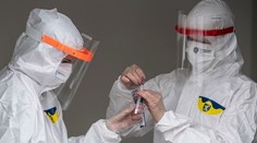 Koronavírusu v sobotu podľahlo 77 pacientov, pribudlo 1 723 infikovaných