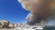 Ďalší požiar v Chorvátsku. Pri meste Vodice zasahuje sto hasičov