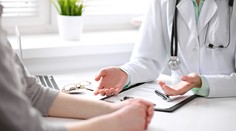 Lekári jej povedali, nech nesimuluje a poslali ju domov. Žena (†33) na vzácne ochorenie zomrela