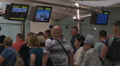 Na požiarmi sužovaný Rodos odleteli ďalší Slováci. Cestovná kancelária im nedovolila zmeniť zájazd