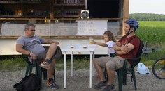 Prvé zábery z novej série Oteckov: Marek zabudol syna v bufete!?