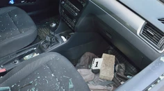 V Nových Zámkoch sa rozmáhajú rozbité a vykradnuté autá, polícia apeluje na vodičov