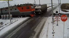 Fatálna nehoda v Kazachstane! Kamión na priecestí prešli dva vlaky