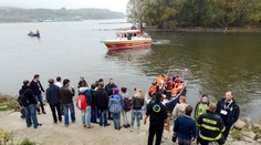 Na Dunaji sa prevrátil kajak so šiestimi ľuďmi, štyria doplávali na breh, dvaja na loď Prešov