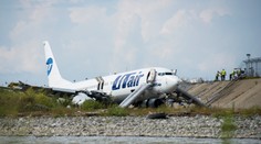 Lietadlo skĺzlo z pristávacej dráhy v Soči, hlásia zranených