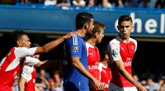 Londýnske derby bola skúška nervou. Prehral ju Arsenal s dvoma červenými