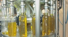 Pre zlú úrodu olív vystrelili ceny olejov prudko hore. A to nie iba tých olivových