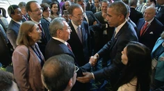 Historický okamih: Obama a Castro si na summite Amerík podali ruky
