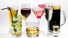 Vedci zrušili dlhoročný mýtus. Jeden pohárik denne neprospieva telu, ale zvyšuje riziko mŕtvice