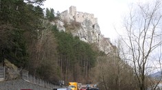 Stabilizačné práce na ceste pod Strečnom by chceli spustiť na jeseň