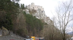 Stabilizačné práce na ceste pod Strečnom by chceli spustiť na jeseň