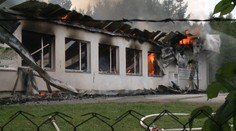 Horela strelnica so zbraňami a muníciou: Pre hasičov to bola nebezpečná situácia
