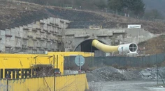 Rodiny s malými deťmi prišli o vodu pre rezanie tunela pri Považskej Bystrici