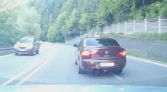 Drzosť, alebo totálna šialenosť? Nad správaním vodiča pod Strečnom ostáva stáť rozum
