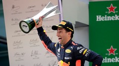 Ricciardo prekvapujúco vyhral VC Číny: "Užíval som si predbiehanie"