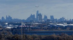 Britov vystrašila zásielka s uránom, ktorú objavili na letisku. Zatkli podnikateľa