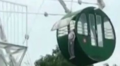 Dychberúce video. Päťročnému chlapcovi sa na konštrukcii kolotoča zasekla hlava