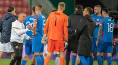 Slovenský futbal skĺzol do totálneho bahna: Ostrá kritika trénera Goffu