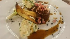 RECEPT NA DNES: Domáce bryndzové halušky so slaninkou a dusenými bravčovými líčkami