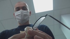 Rúška poriadne komplikujú život ľuďom, ktorí nosia okuliare