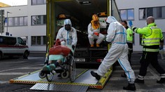 Ak prevládne variant omikron, českí lekári prestanú podávať monoklonálne protilátky