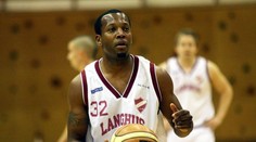 Tento tréner znásilňoval svoje zverenkyne