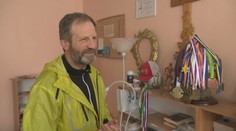 Športuje, občas si zájde na pivo a pomáha slabším. Kňaz Peter chce byť ako ostatní ľudia