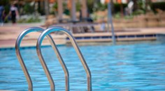 Hromadná otrava. Viac ako 20 návštevníkov poľského kúpaliska skončilo v nemocnici