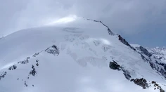 Vo švajčiarskych Alpách zahynuli štyria lyžiari
