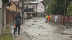 Silu rozvodnených riek pocítili ďalšie okresy po celom Slovensku. Revúca sa vyliala na polia a lúky