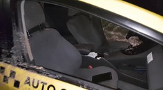 Obvinili mestského policajta, ktorý mal zaútočiť na taxikára počas jazdy