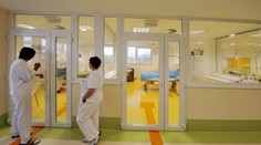 Stav 52-ročného muža z Kostolišťa, ktorému potvrdili koronavírus ako prvému, je vážny