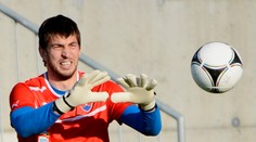 Jeden z trojice nominovaných gólmanov neodcestoval s reprezentáciou. Za všetkým je zrejme covid