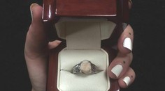 Najškaredší snubný prsteň? Neuveríte, čím muž nahradil diamant