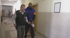 Americkému basketbalistovi, ktorého odsúdili za sexuálne delikty, zmenili trest