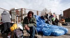 Los Angeles obmedzilo majetok bezdomovcov. Musí sa im zmestiť do popolnice