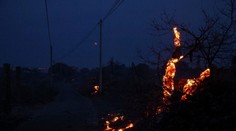 Na juhu Francúzska sa šíri lesný požiar, evakuovali desiatky domov