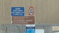 Obvinený Slovák z vraždy mladej írskej učiteľky (†23) zostáva za mrežami