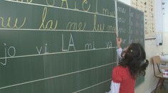 Deti z najväčšej rómskej školy sa vrátili do školy. Väčšina to však odignorovala