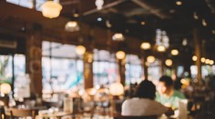 Vláda v turistami obľúbenej krajine začína brojiť proti dlhým otváracím hodinám v podnikoch