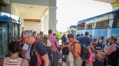 Najväčšia evakuácia v dejinách Grécka. Pred plameňmi utekali aj Slováci