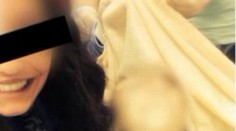 Najhoršia "selfie" v histórii. Študentka sa odfotila s mŕtvolou!