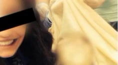 Najhoršia "selfie" v histórii. Študentka sa odfotila s mŕtvolou!