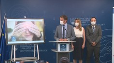 Politici majú ísť príkladom. Nová očkovacia kampaň mešká a niektorí od vakcín odrádzajú