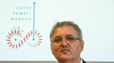 Šéf Ústavu pamäti národa Krajňák nemusí skončiť vo funkcii v októbri, zmeny v úrade ale budú