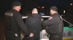 Dievča, ktoré bodol, sa bojí o život. Z väzby ho prepustili pre chybu a na pojednávanie teraz neprišiel