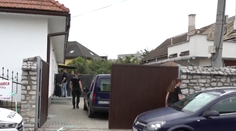 V čakárni ambulancie sa pokúsil zapáliť svoju expartnerku a jej príbuzných. Polícia ho už obvinila